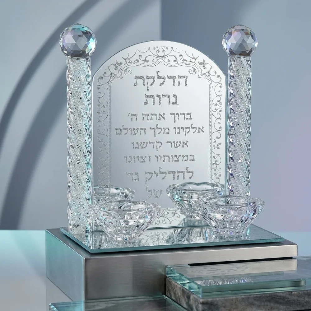 פמוטי קריסטל שקופים עם עיטור “הדלקת נרות” | 18 ס״מ