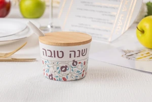 כלי לדבש "במבוק טבעי" "שנה טובה" – 6.5 ס"מ