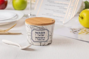 כלי לדבש "במבוק טבעי" "שנה טובה" – 6.5 ס"מ
