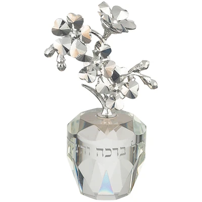 עץ קריסטל מנצנץ עם פרחים על בסיס מגובב וכיתוב "ברכה והצלחה" › דברי שיר