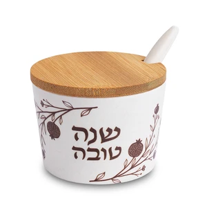 כלי לדבש מבמבוק טבעי עם כיתוב שנה טובה | 9 ס״מ