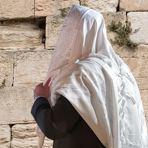טלית בד בצבע כסף עם פסים כסופים | 60 ס״מ