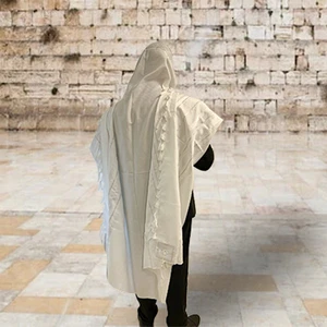 טלית בד בצבע כסף עם פסים כסופים | 60 ס״מ