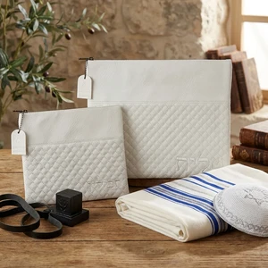 סט טלית ותפילין מדמוי עור לבן עם רקמה | 36 ס״מ