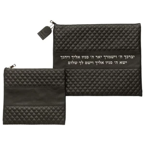 סט טלית ותפילין מדמוי עור שחור עם אותיות בולטות | 36 ס״מ