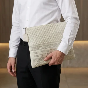 סט טלית ותפילין דמוי עור שחור עם אותיות ׳ויברכך׳ בולטות כסף | 36 ס״מ