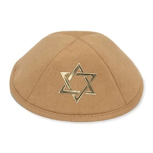 כיפה אולטרה סוויד חום דמוי עור עם מקום לסיכה | 8 ס״מ
