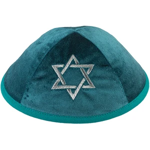 כיפה מקטיפה ירוקה עם ריקמת מגן דוד, גודל 4 | 19 ס״מ