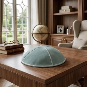 כיפה מעור בצבע תכלת | 16 ס״מ