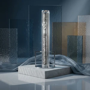 מזוזת פלסטיק שקופה עם אות ש׳ כסף ופלקטה | 15