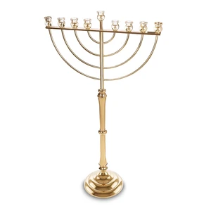 חנוכייה מתכת זהב עם ״אור הזהב״ ענקית | 131X72 ס״מ