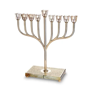 חנוכייה ״אור הזהב״ מתכת זהב עם בסיס קריסטל ופלקטה | 37 ס״מ