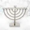 חנוכיית מתכת עם ראשי קריסטל 40 ס”מ