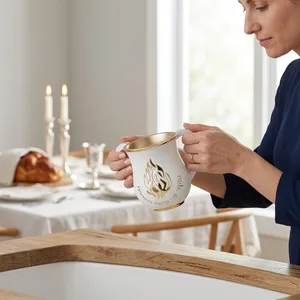 נטילת ידים מהודרת בזהב