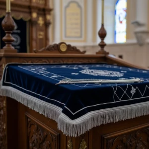 יד לספר תורה ממתכת בצבע כסף | 23 ס״מ