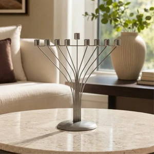 חנוכייה מוכספת לשמן חוטים חבד | 33X50 ס״מ