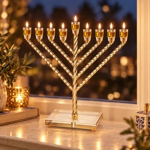 חנוכייה ״אור הזהב״ מתכת זהב עם קנים ובסיס קריסטל | 32 ס״מ