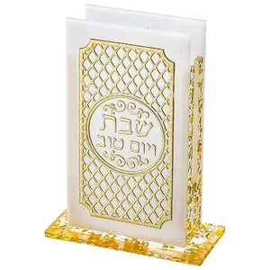 מחזיק גפרורים מפרספקס עם אותיות בולטות נצנץ זהב 13*9.5 ס”מ